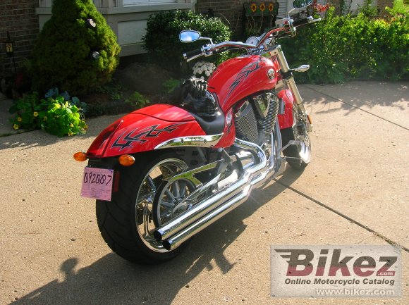 2005 Victory Hammer photo